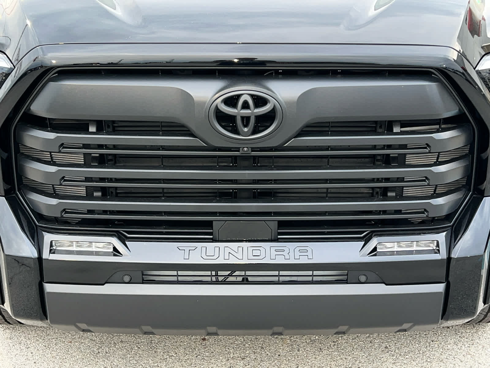 New 2026 Toyota Tundra Limited AWD/4WD image 4