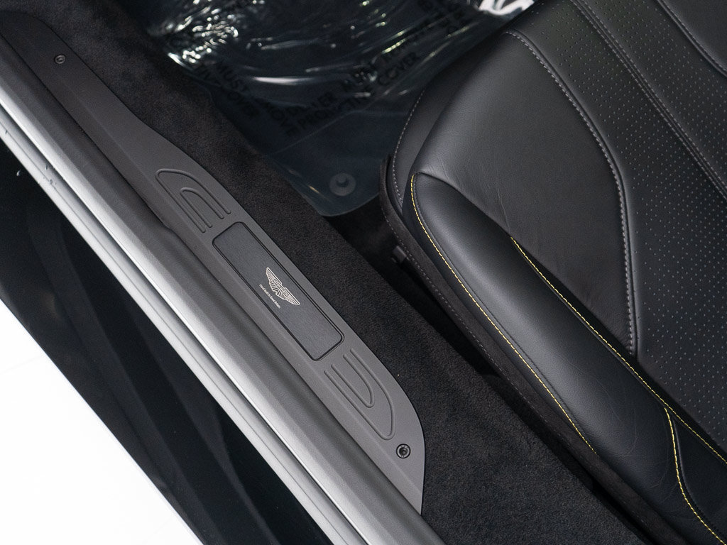 Used 2026 Aston Martin V8 Vantage Coupe RWD image 12