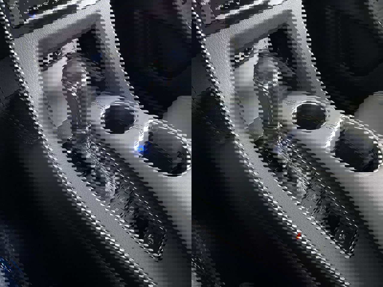 Used 2019 Toyota Avalon XLE w/ Moonroof Package image 18