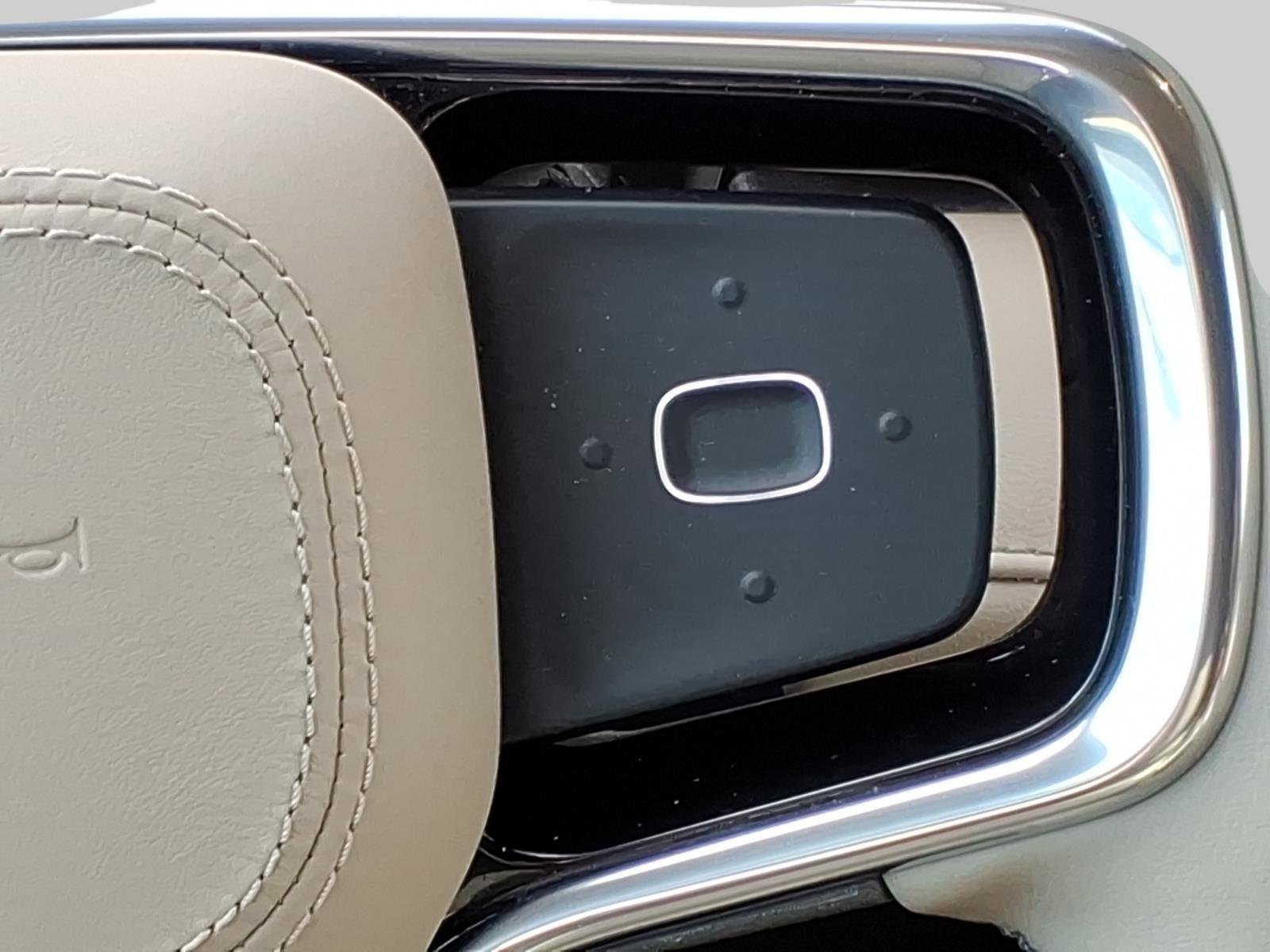 Used 2025 Lincoln Nautilus Premier image 10