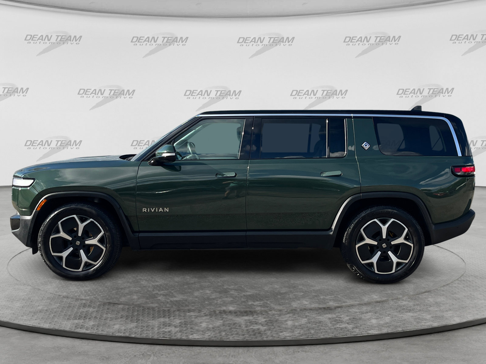 Used 2023 Rivian R1S Adventure Quad AWD/4WD image 4