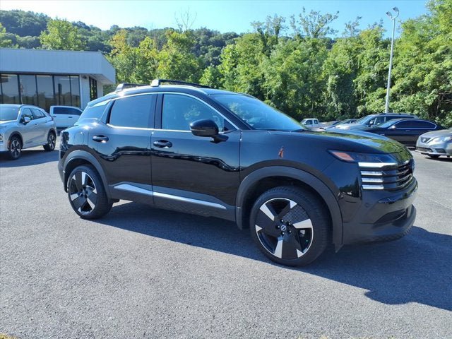 Used 2026 Nissan Kicks SR w/ Cold Weather Package AWD/4WD image 3
