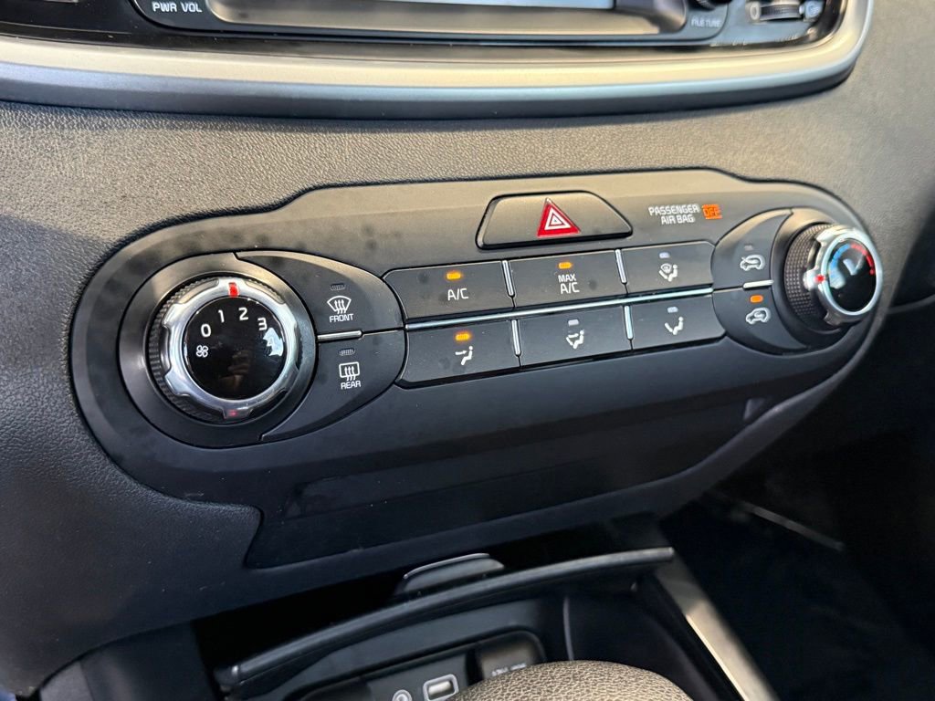 Used 2019 Kia Sorento LX image 29