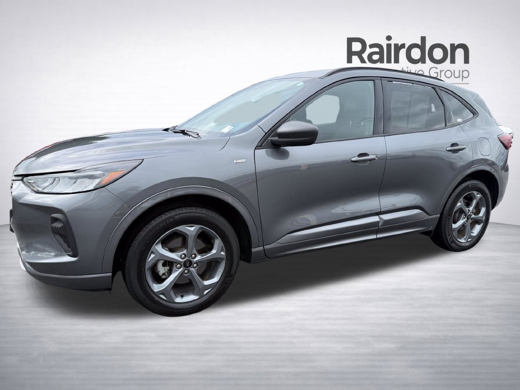 Used 2023 Ford Escape ST-Line w/ Tech Pack #1 AWD/4WD image 3