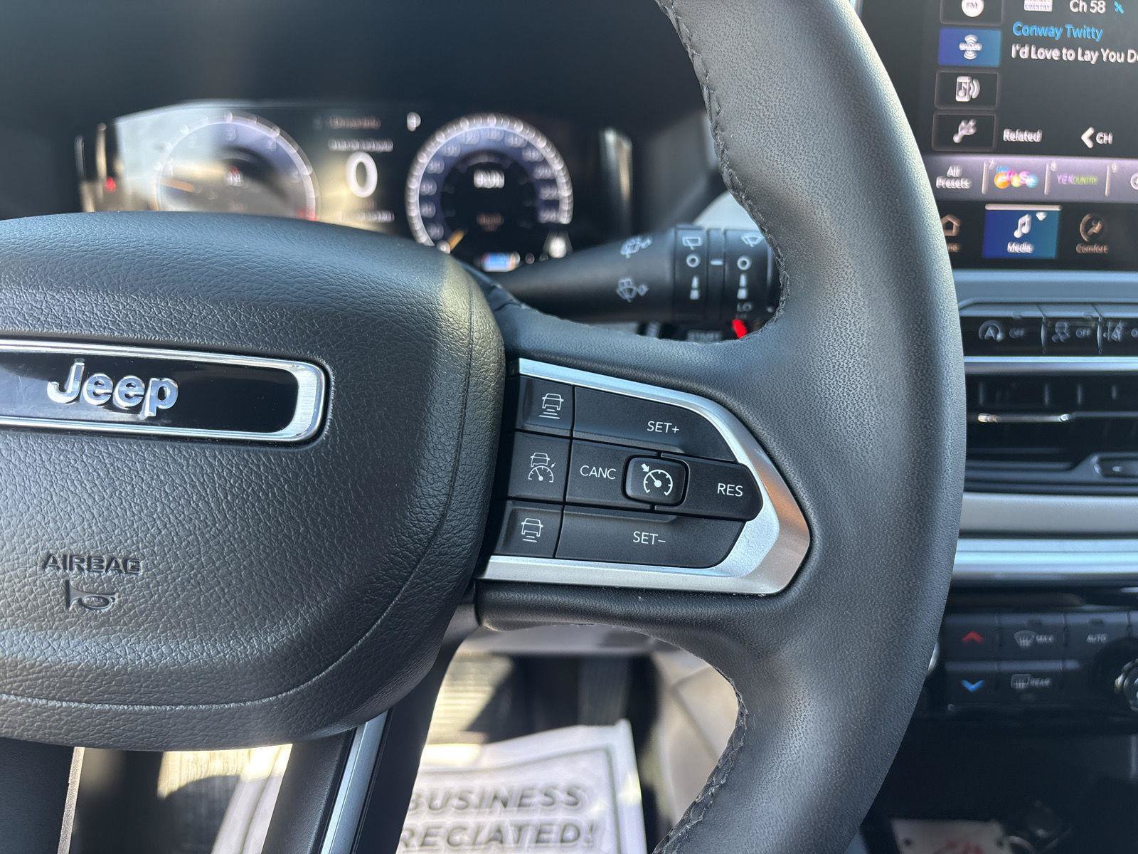 Used 2025 Jeep Compass Limited w/ Elite Group AWD/4WD image 18
