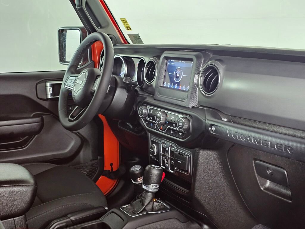 Used 2023 Jeep Wrangler Unlimited AWD/4WD image 39