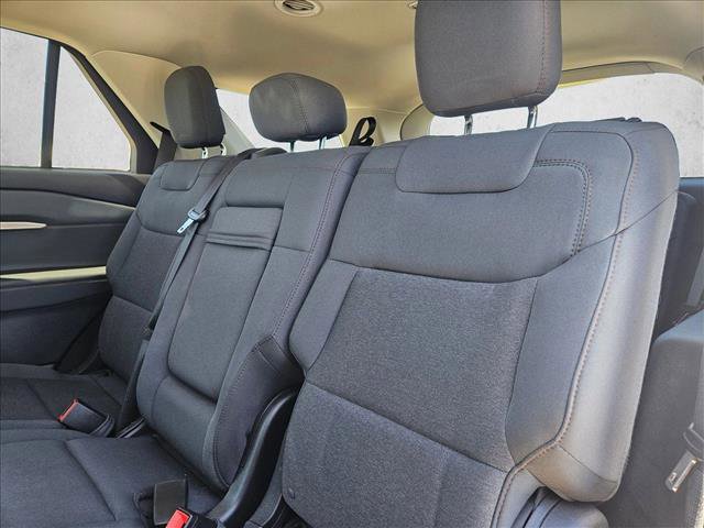 Used 2025 Ford Explorer Active image 13