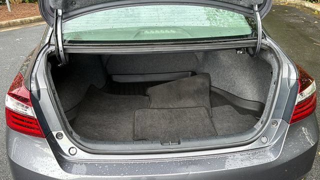 Used 2017 Honda Accord LX image 18