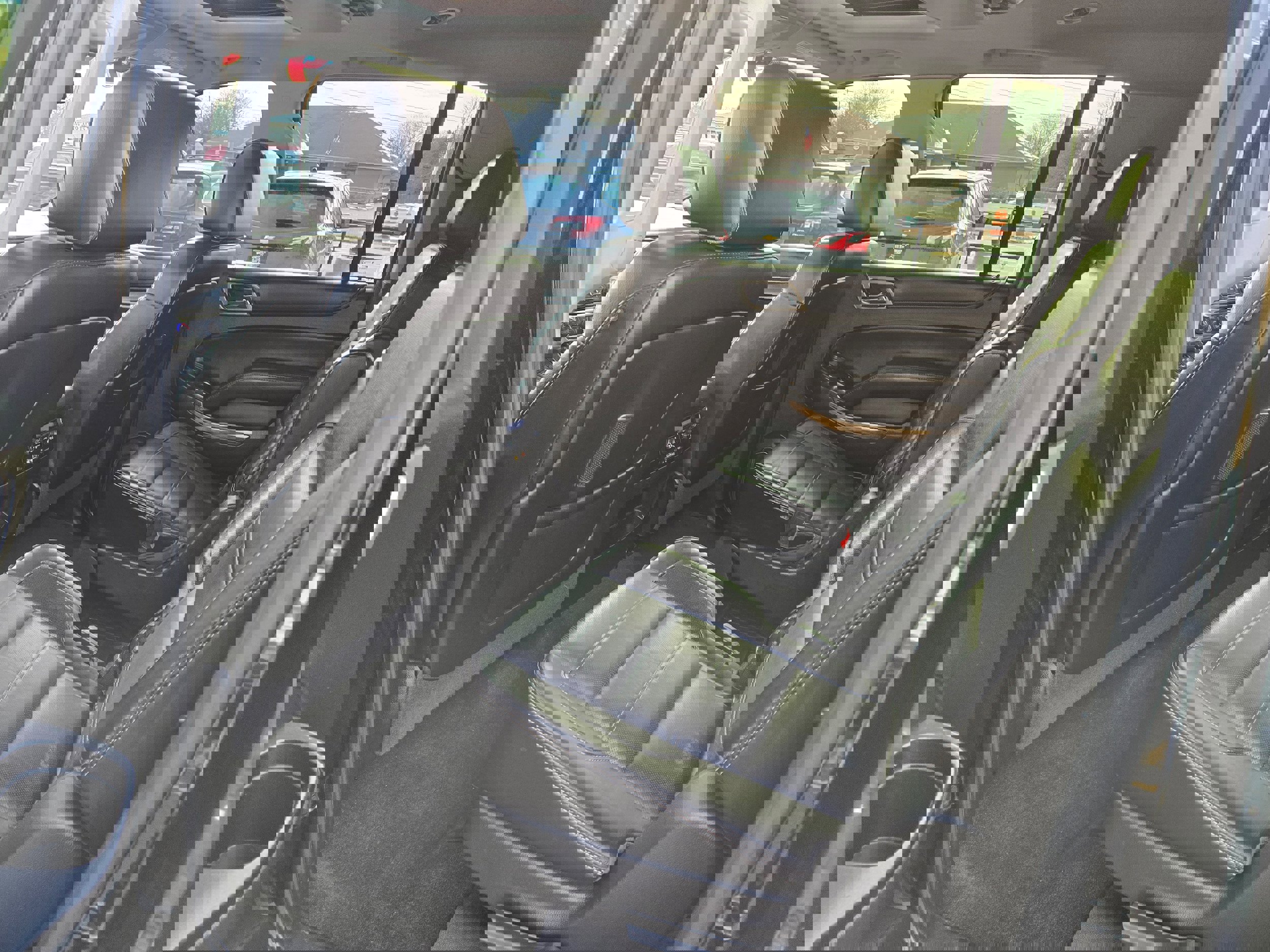 Used 2016 GMC Yukon XL Denali w/ Open Road Package image 10