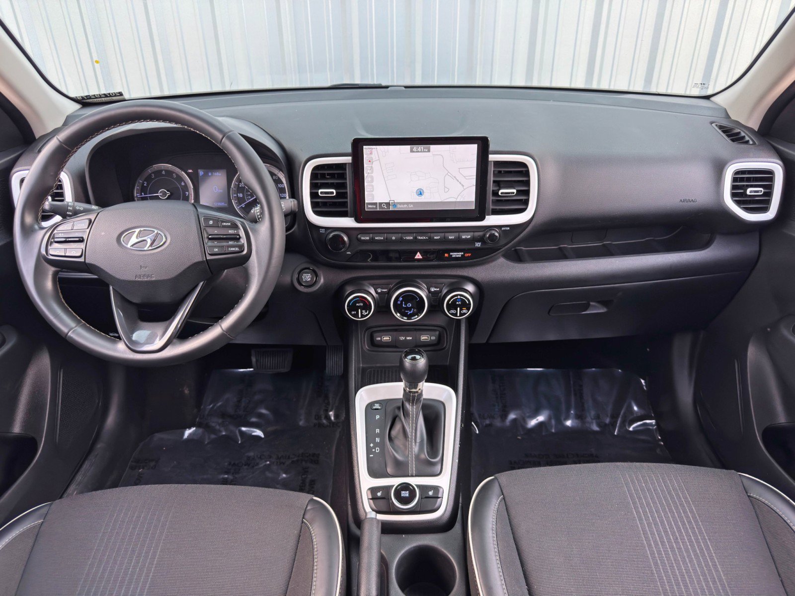 Used 2022 Hyundai Venue Limited w/ Cargo Package image 11