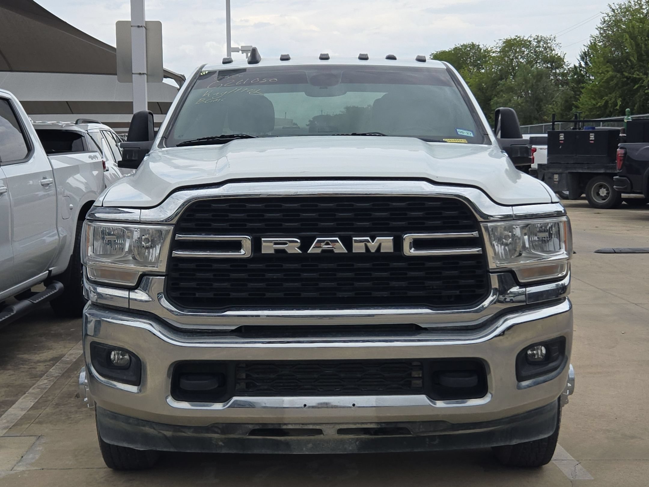 Used 2024 RAM 3500 Big Horn AWD/4WD image 2