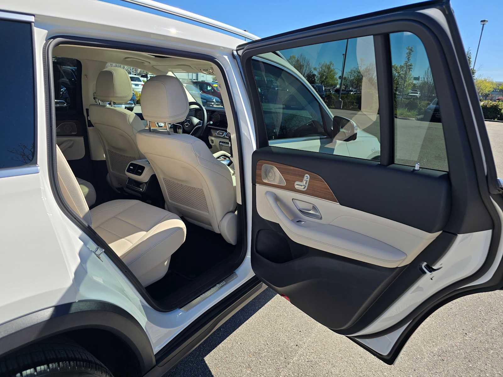 Used 2026 Mercedes-Benz GLS 450 4MATIC image 15