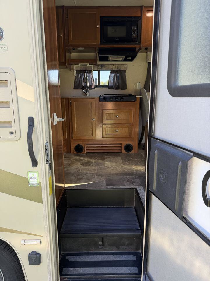 Used 2018 Ford E-350 and Econoline 350 Super Duty w/ Motorhome Prep Package RWD image 35