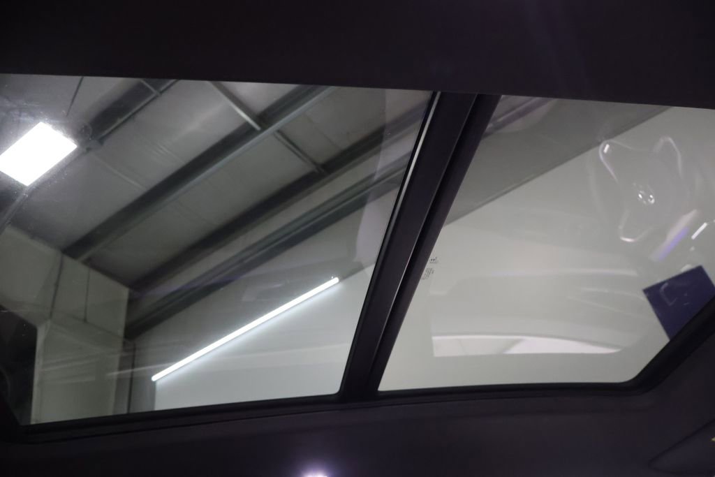 Used 2024 Volkswagen Atlas Cross Sport SEL Premium R-Line image 25