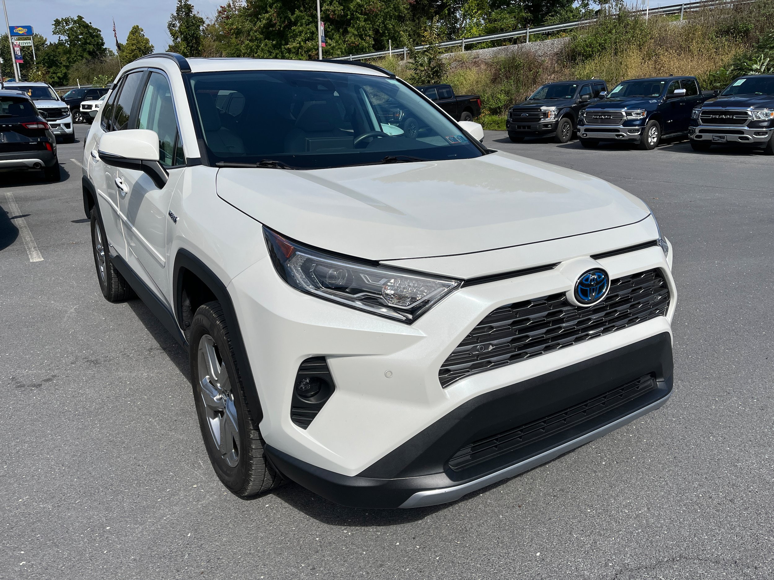 Used 2019 Toyota RAV4 Limited w/ Carpet Mat Package AWD/4WD image 4