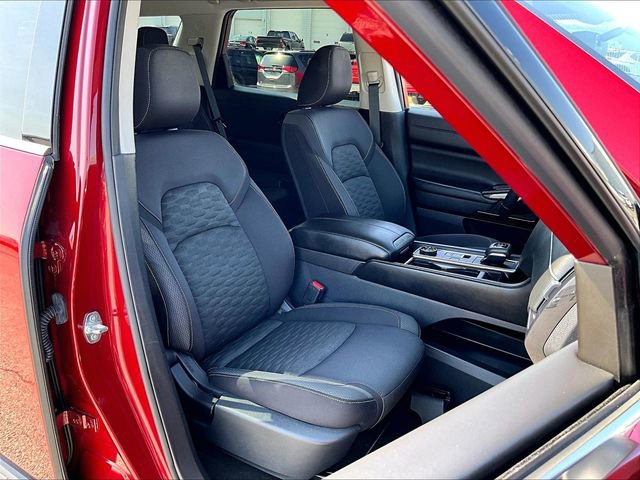 Used 2023 Nissan Pathfinder SV image 11