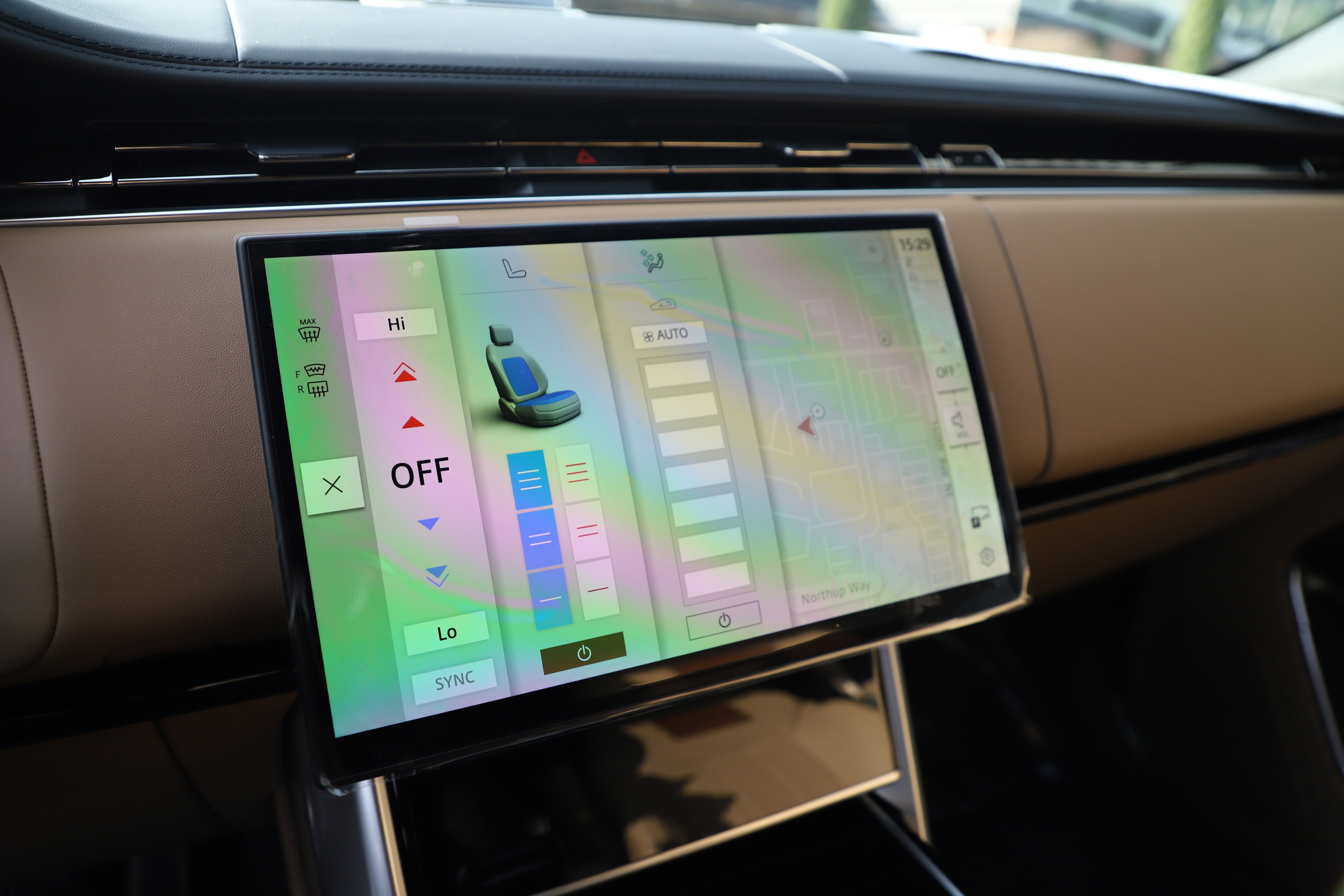 New 2026 Land Rover Range Rover SE image 22