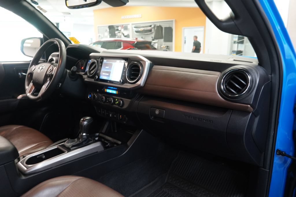 Used 2021 Toyota Tacoma Limited AWD/4WD image 37