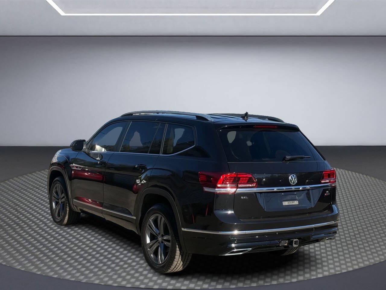 Used 2019 Volkswagen Atlas SEL R-Line AWD/4WD image 5