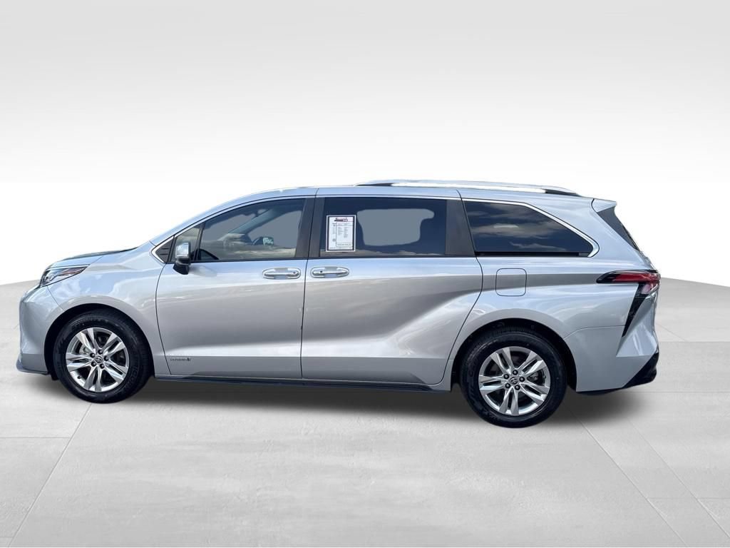 Used 2021 Toyota Sienna Limited FWD image 7