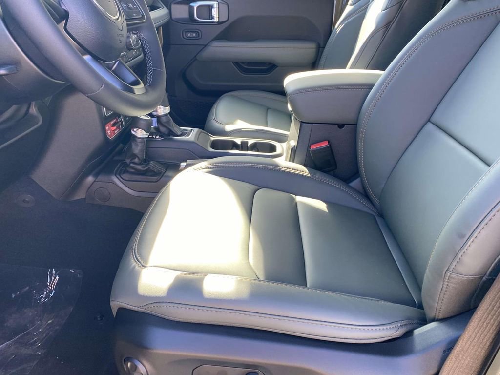 New 2026 Jeep Gladiator Mojave AWD/4WD image 13