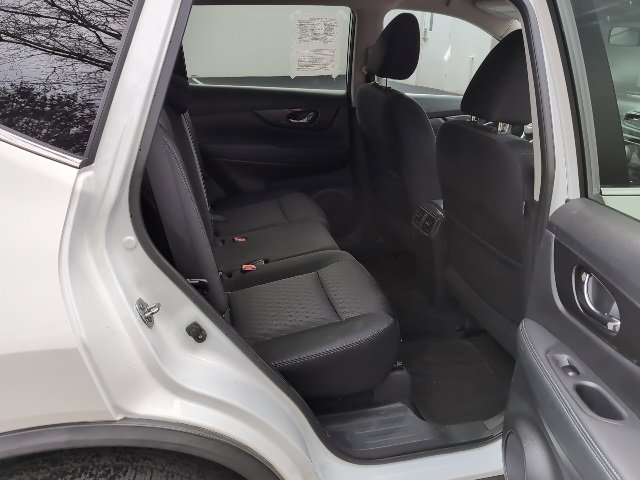 Used 2017 Nissan Rogue SV image 21