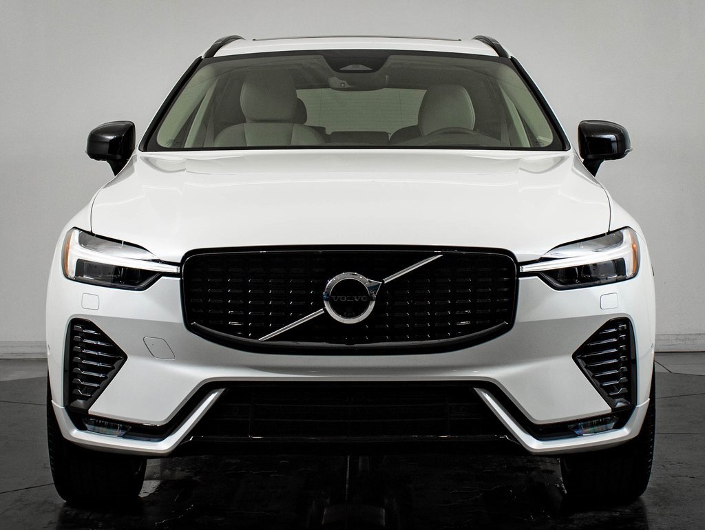 Used 2025 Volvo XC60 B5 Ultra w/ Protection Package Premier image 2