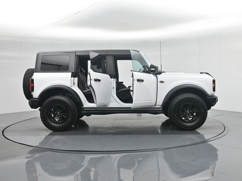 Used 2022 Ford Bronco Wildtrak image 3