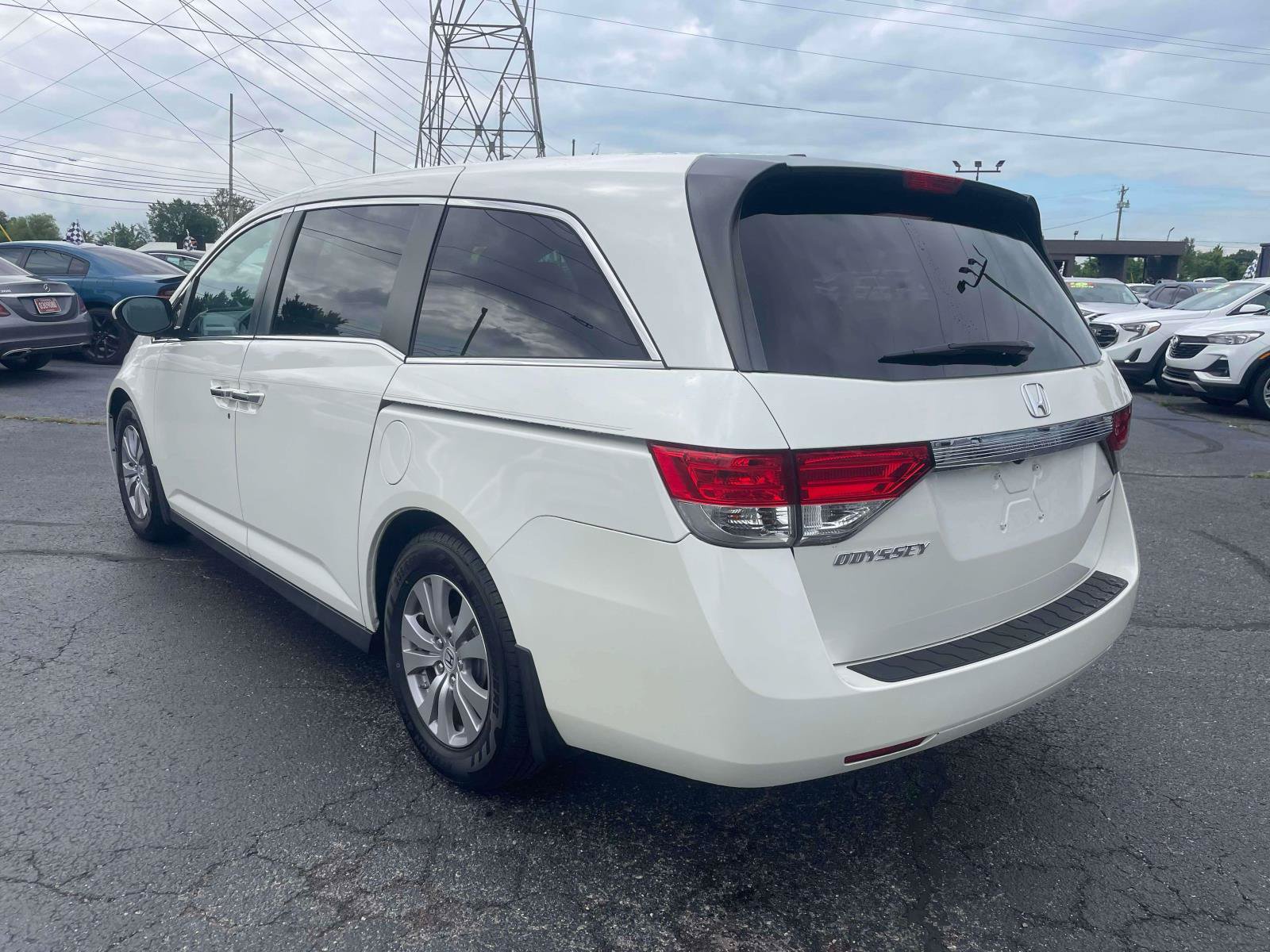 Used 2017 Honda Odyssey SE image 5