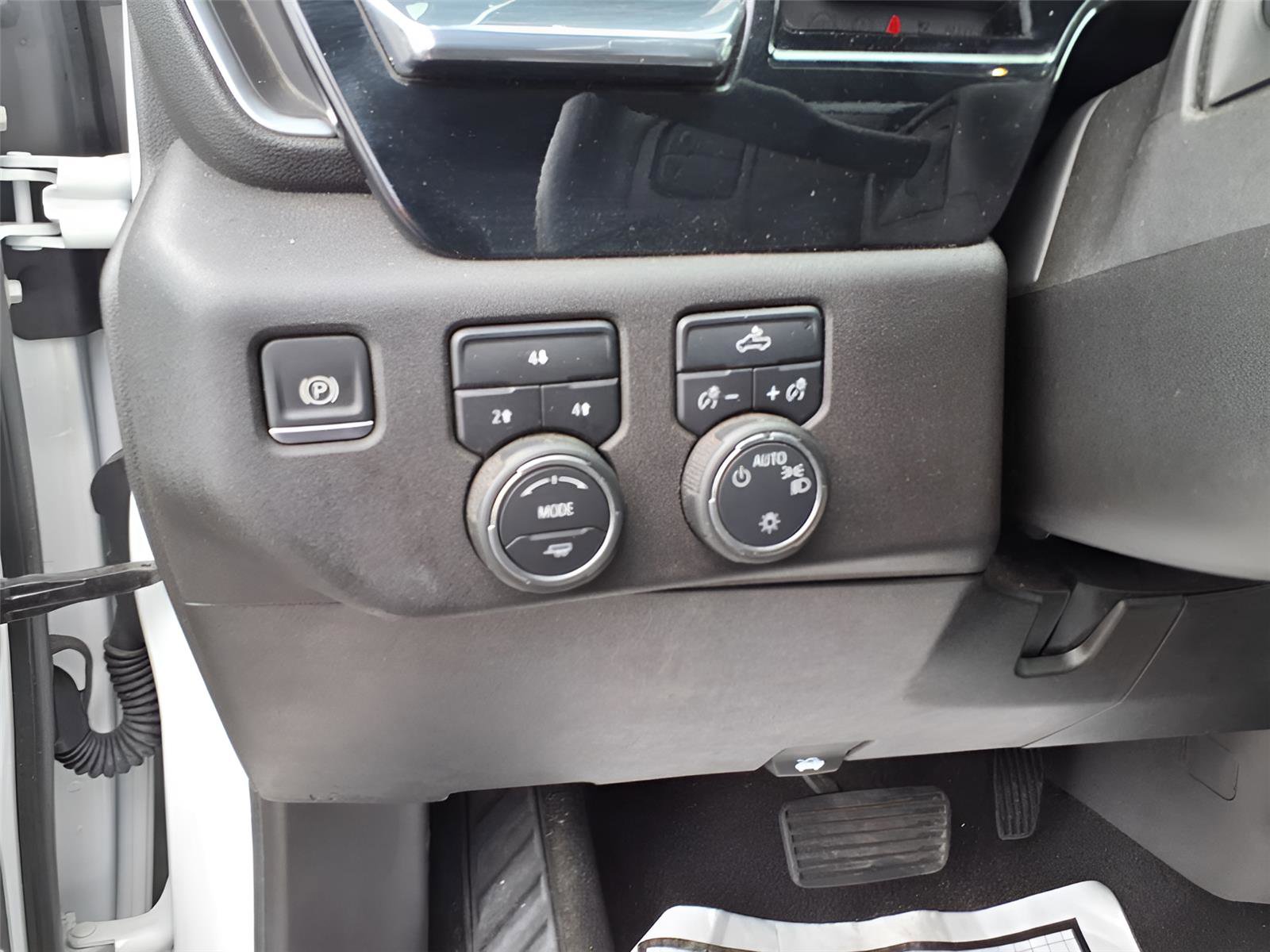 Used 2024 Chevrolet Silverado 2500 LT image 18