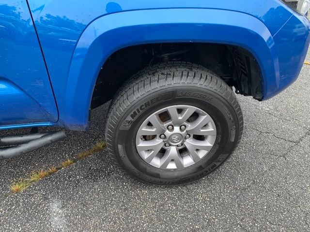 Used 2017 Toyota Tacoma SR5 w/ Tow Package RWD image 38