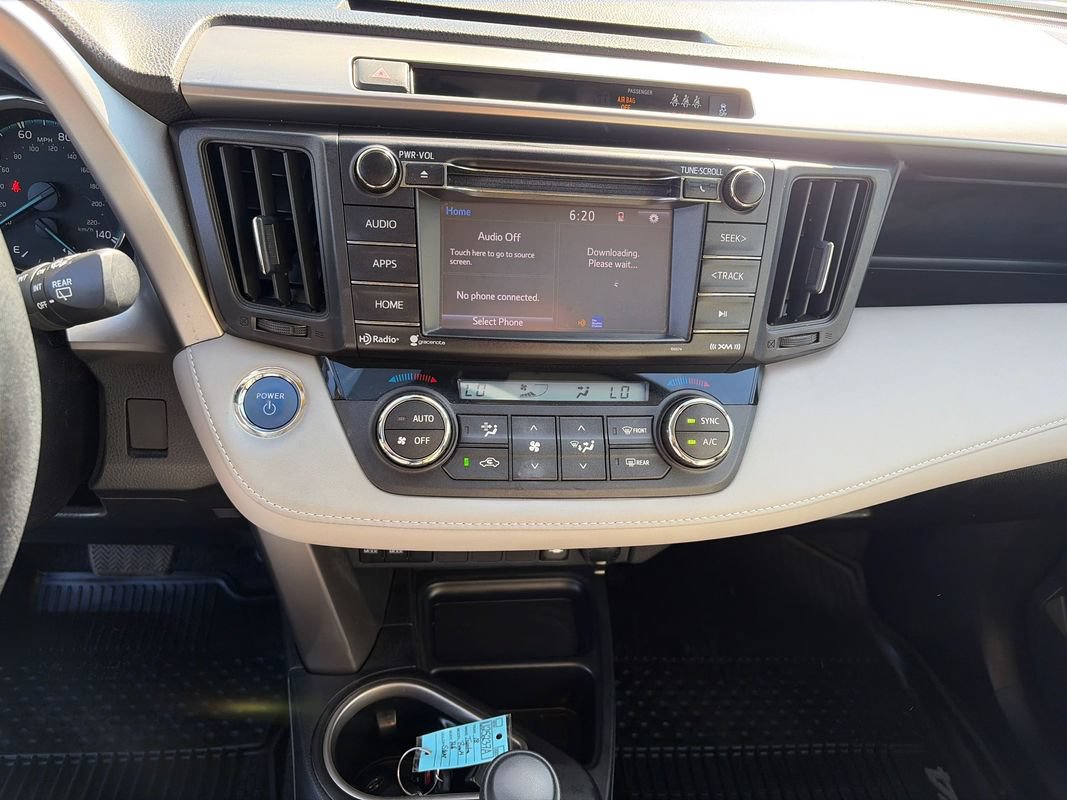 Used 2018 Toyota RAV4 XLE AWD/4WD image 21