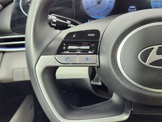 Certified 2025 Hyundai Elantra Limited image 17