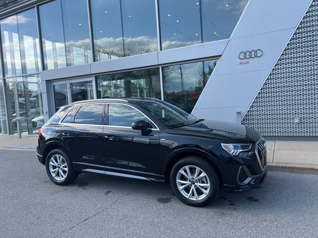 Used 2025 Audi Q3 2.0T Premium w/ Convenience Package AWD/4WD image 11
