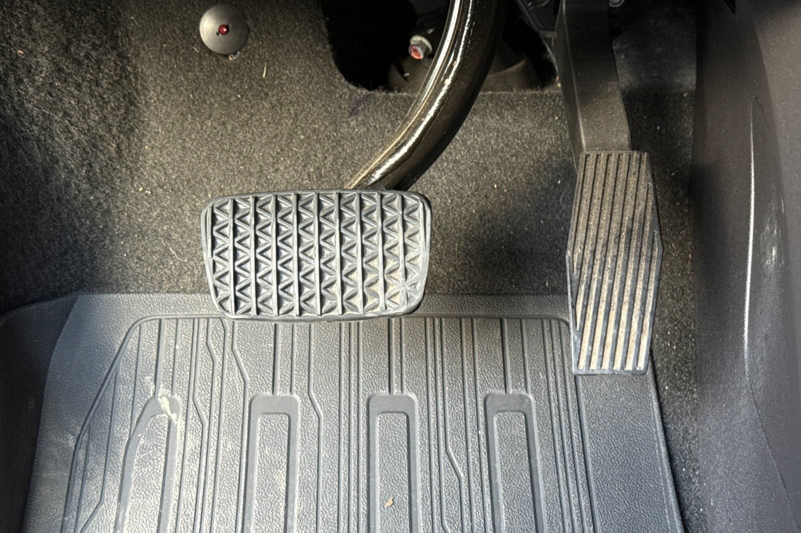 Used 2024 GMC Terrain AT4 w/ LPO, Floor Liner Package AWD/4WD image 43