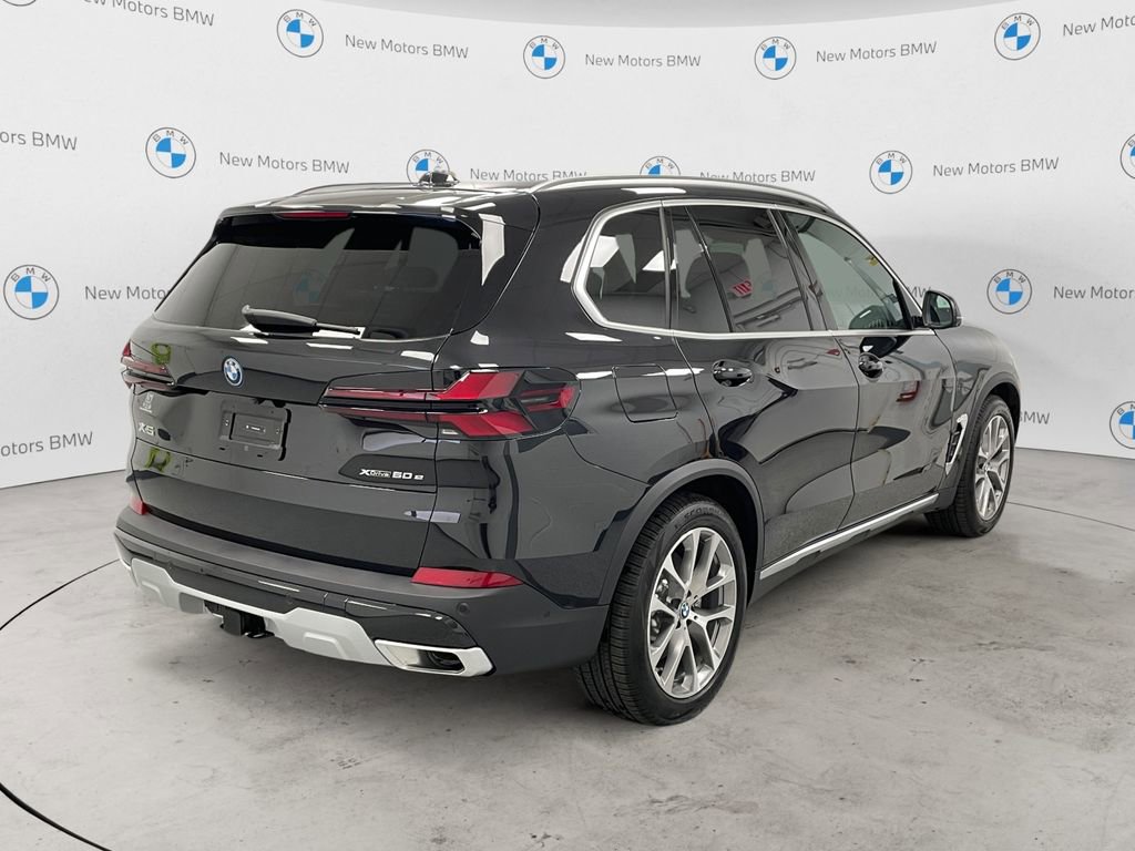 New 2026 BMW X5 xDrive50e AWD/4WD image 4