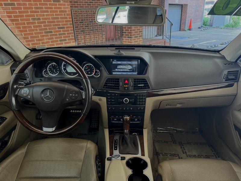 Used 2010 Mercedes-Benz E 550 Coupe image 19