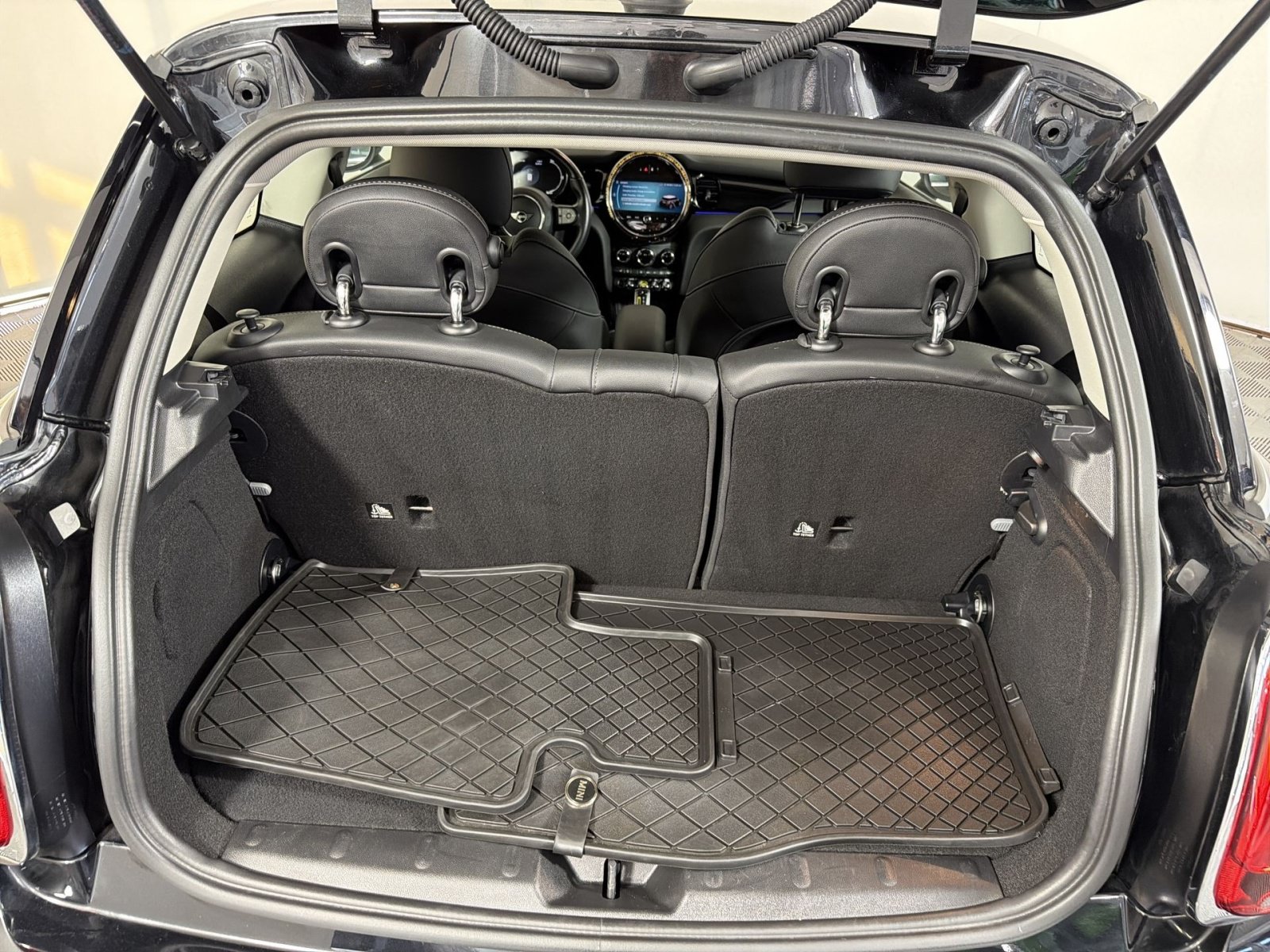 Used 2024 MINI Cooper SE FWD image 25