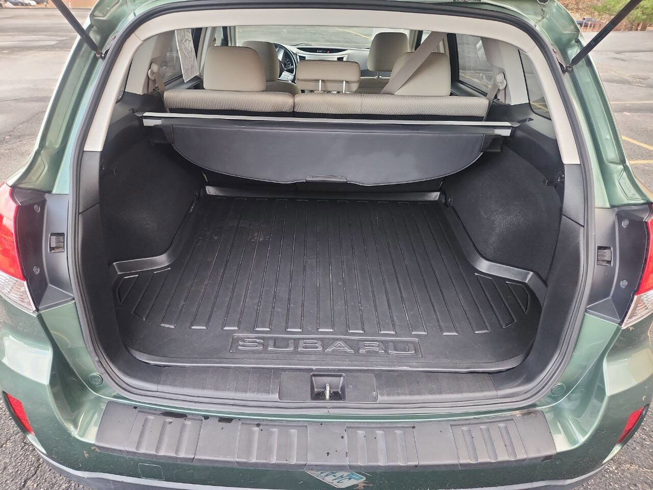 Used 2011 Subaru Outback 2.5i Premium image 16