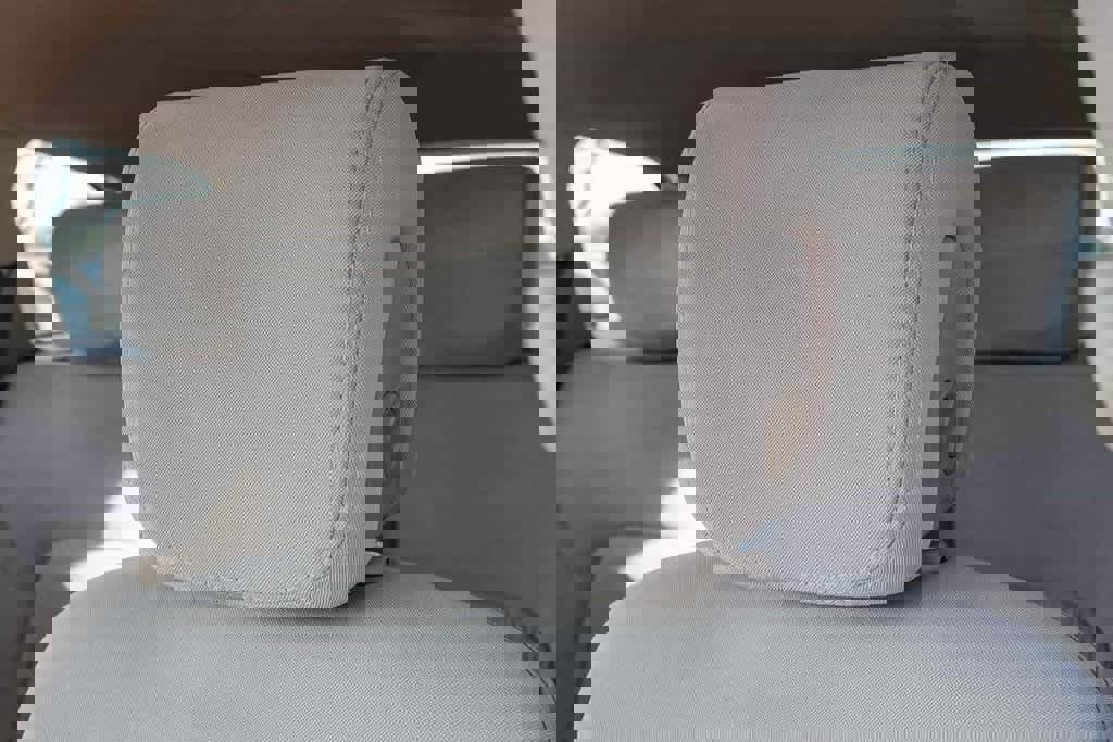 Used 2018 Hyundai Santa Fe SE image 25