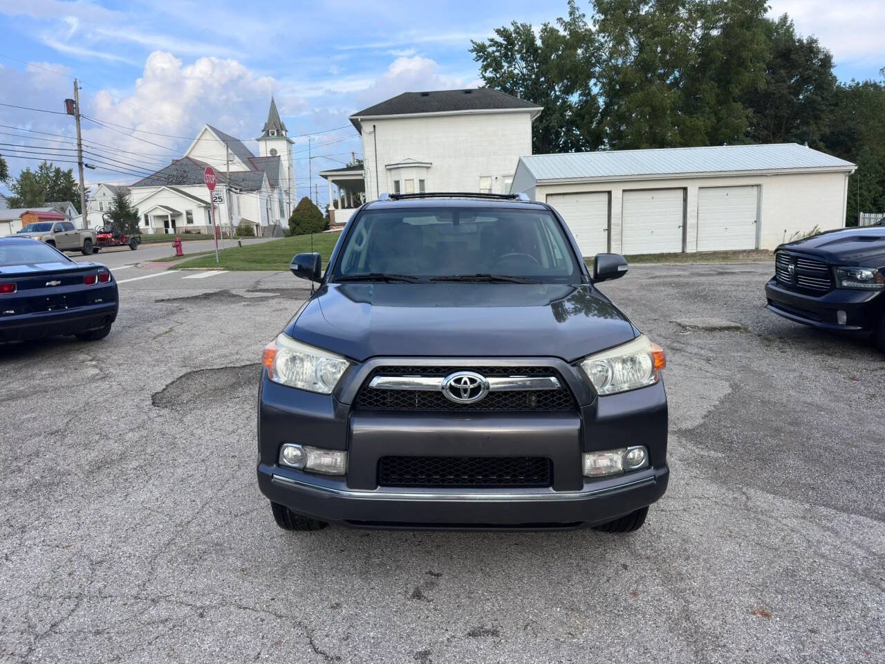 Used 2012 Toyota 4Runner Limited AWD/4WD image 2