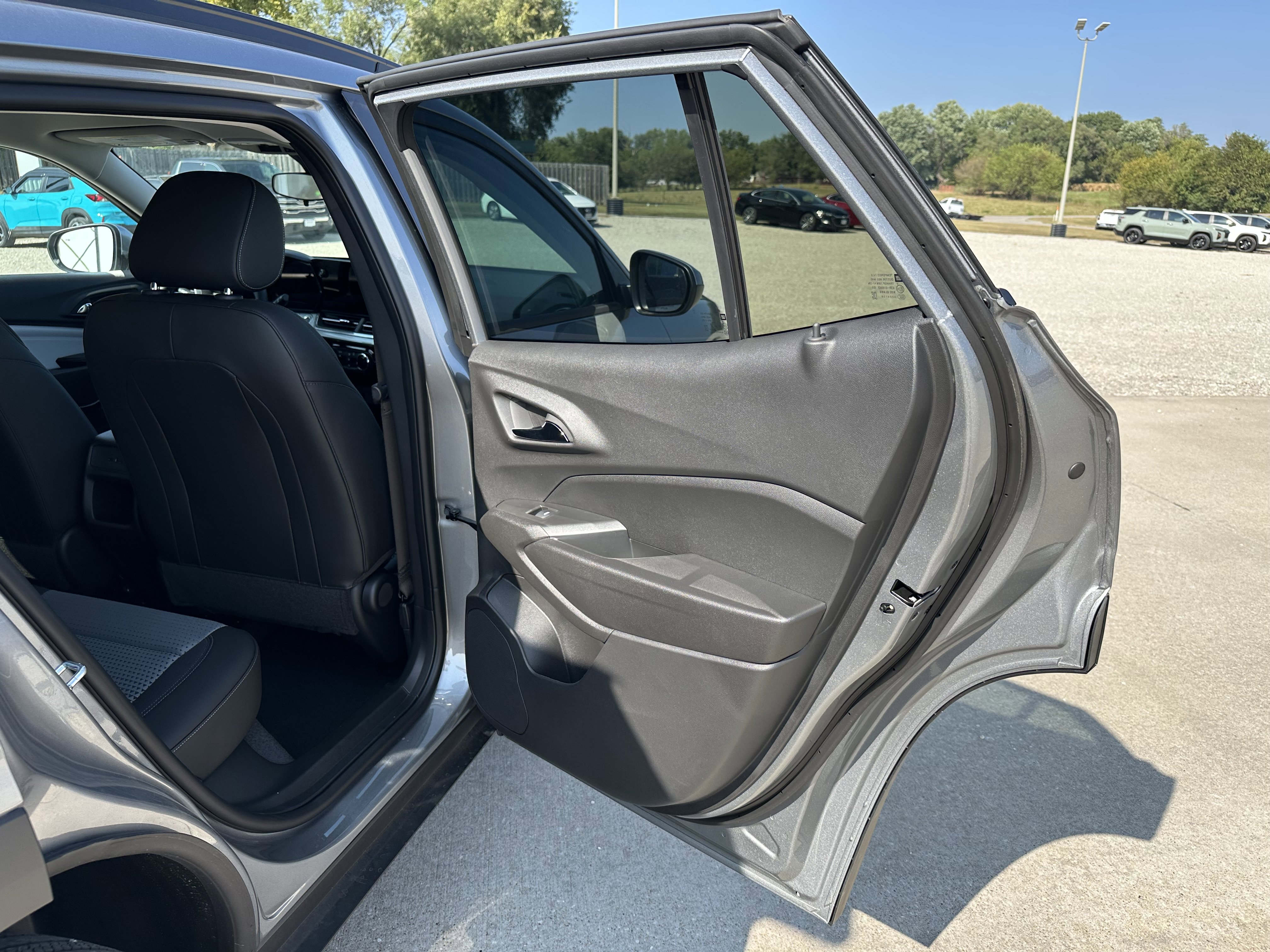 New 2025 Chevrolet Trax LT w/ Driver Confidence Package image 24