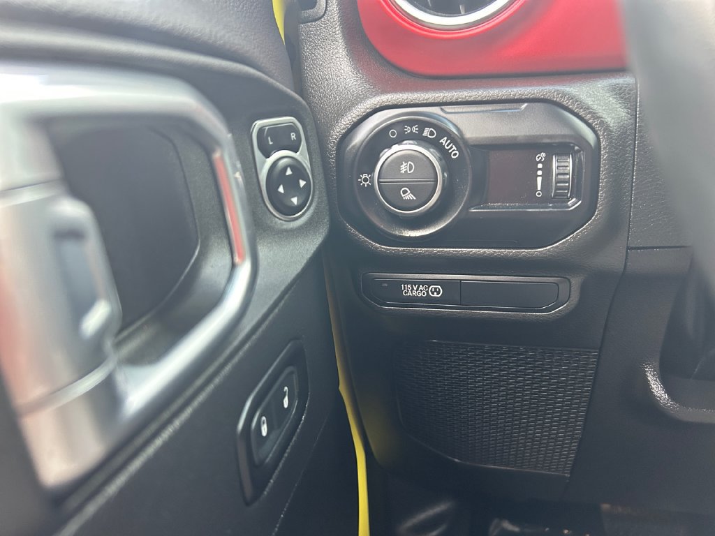 Used 2023 Jeep Gladiator Rubicon w/ LED Lighting Group AWD/4WD image 18