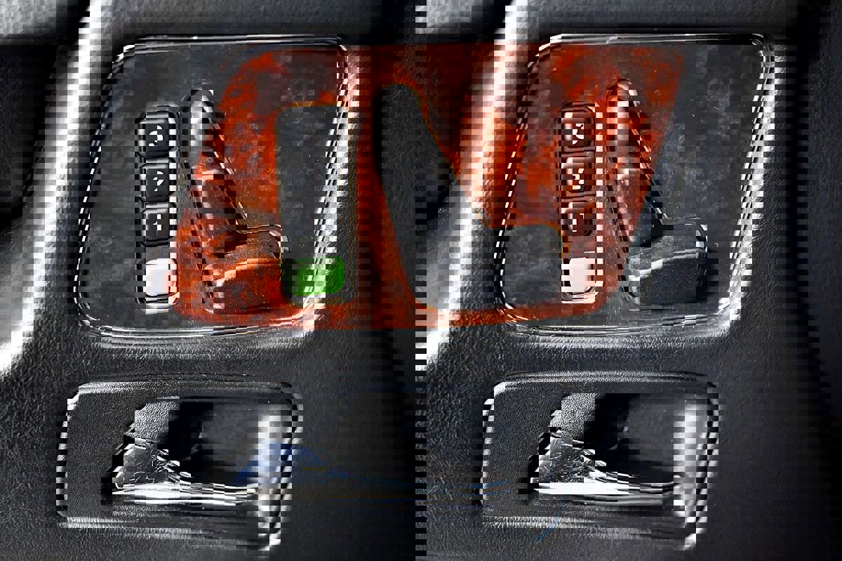 Used 2012 Mercedes-Benz G 550 SUV image 16