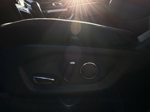 Used 2017 Ford Explorer XLT image 27