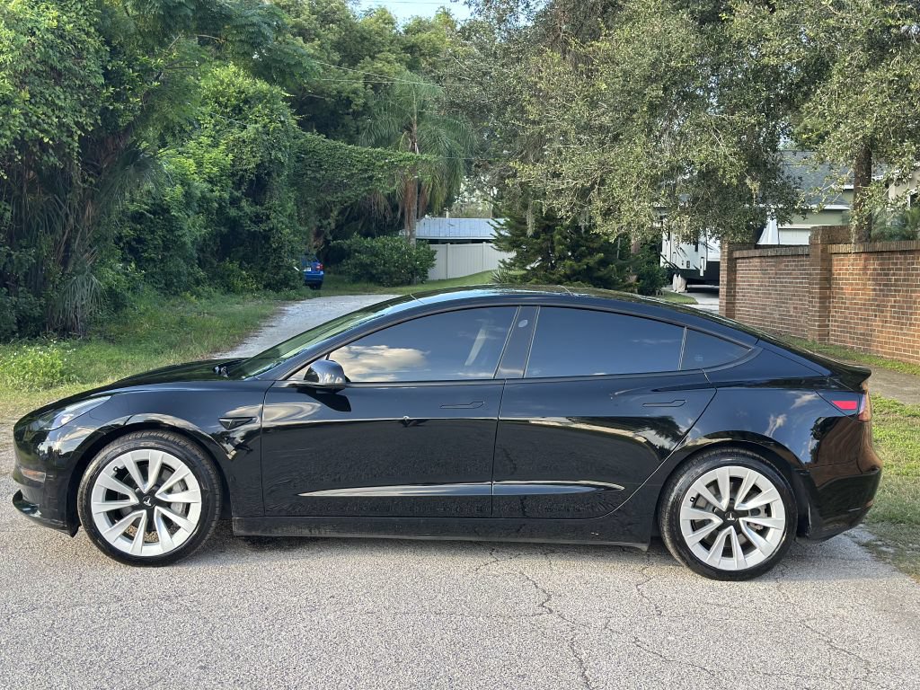 Used 2023 Tesla Model 3 Standard Range RWD image 2