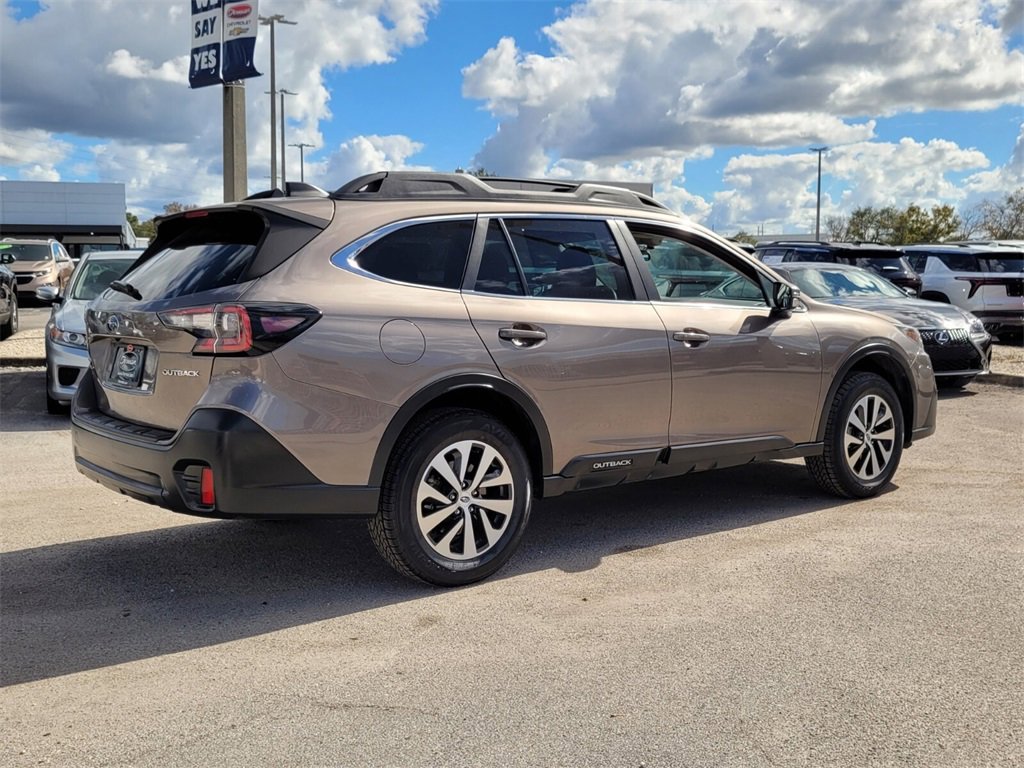 Used 2022 Subaru Outback Premium image 7