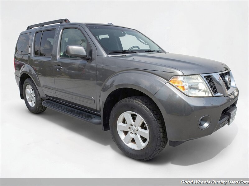 Used 2008 Nissan Pathfinder SE w/ Premium Pkg AWD/4WD image 3