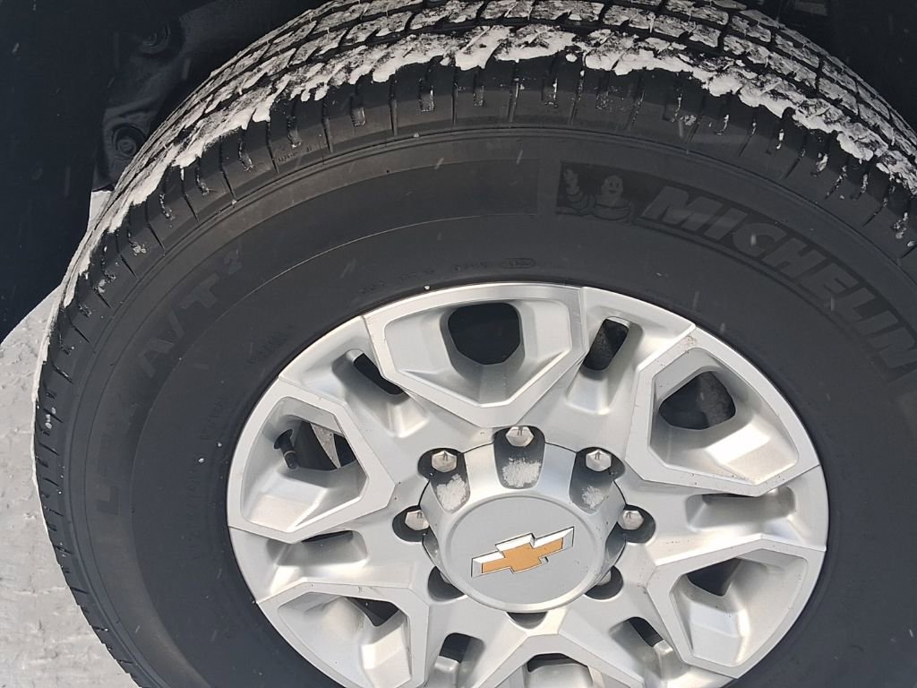 Used 2024 Chevrolet Silverado 2500 LT image 6