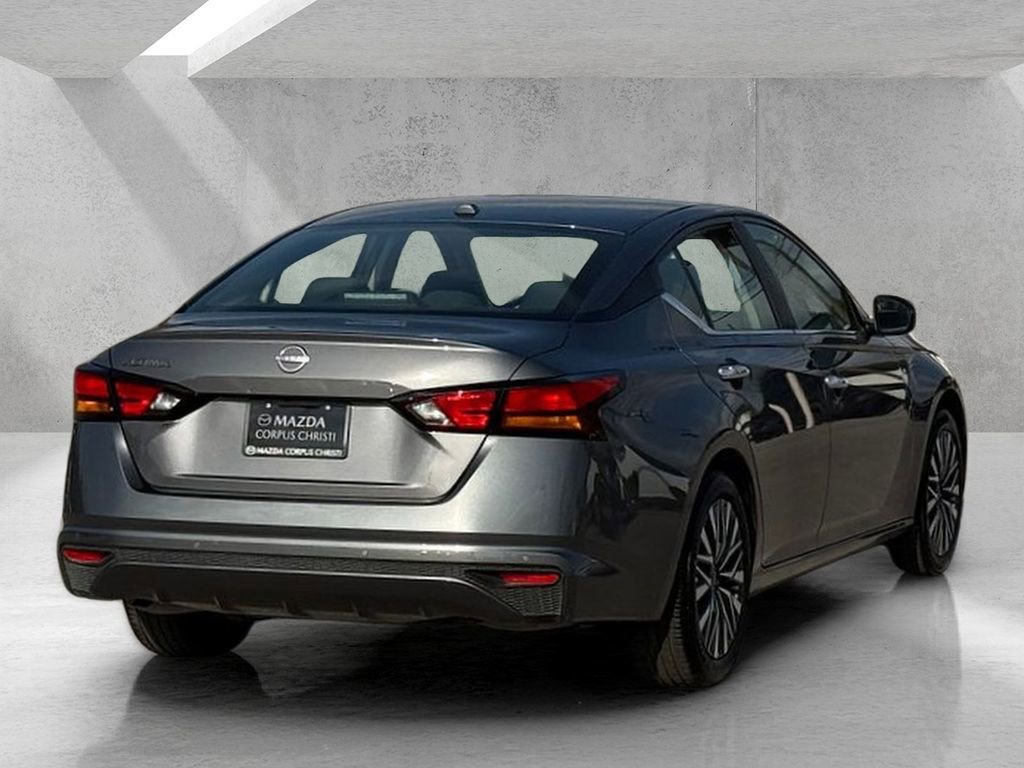 Used 2025 Nissan Altima 2.5 SV image 5